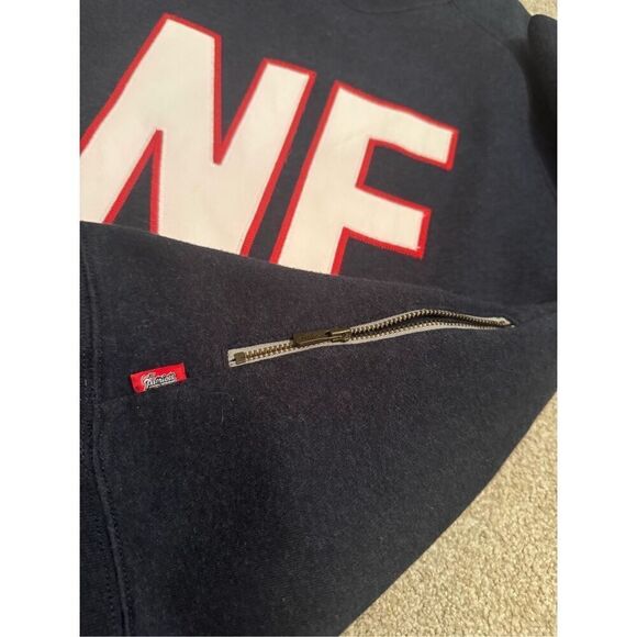 RARE Nike NFL New England Patriots Embroidered “NE”Crew Neck Sweatshirt - Small - Picture 15 of 15